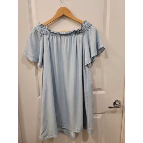 ANA Chambray Dress with Embroidered flowers - Picture 3 of 7